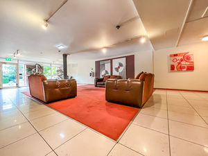 Communal area- click for photo gallery